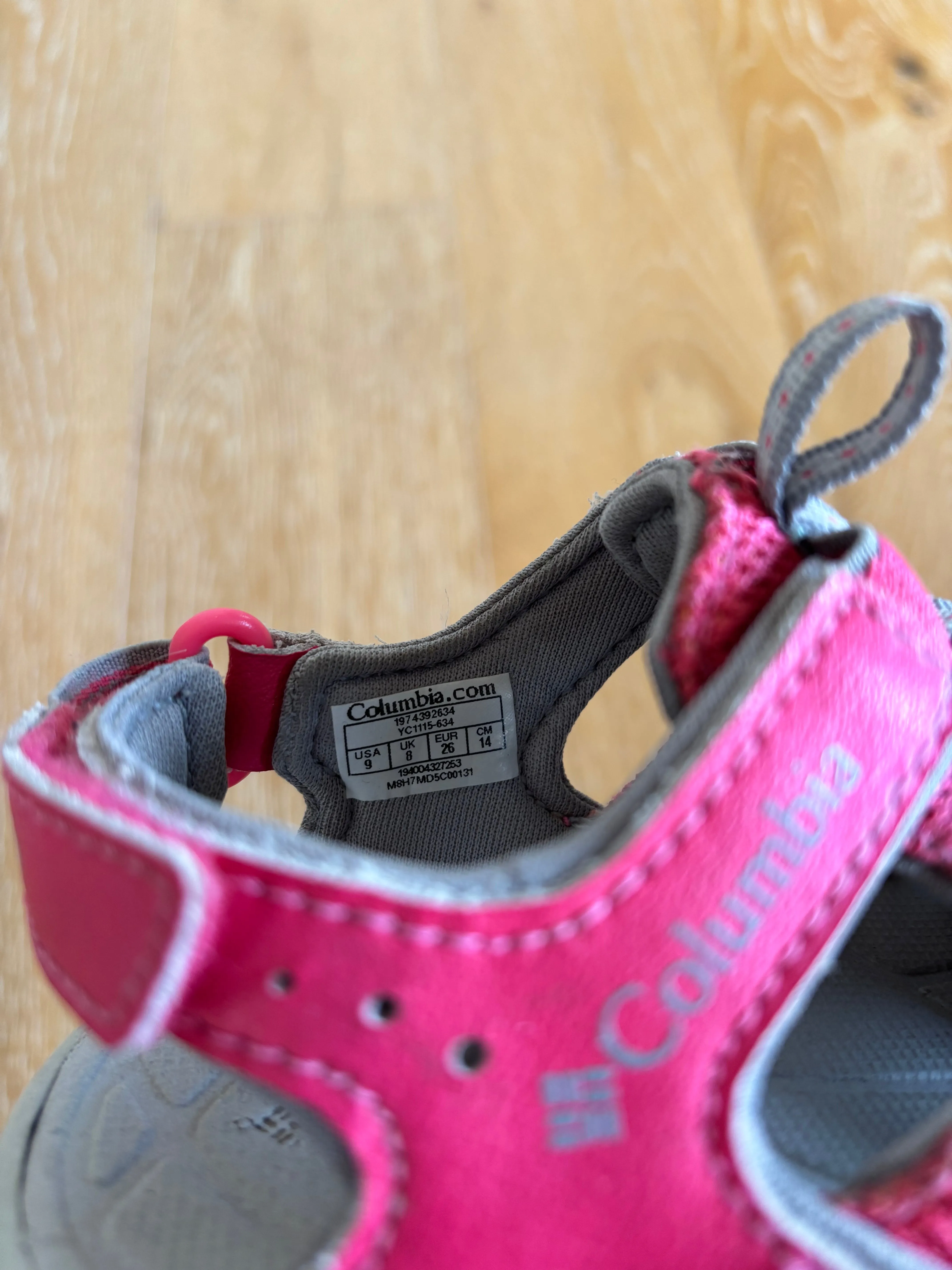 Columbia pink sandals/water shoes size 9, Shoes 9 (Toddler:2-4yr)