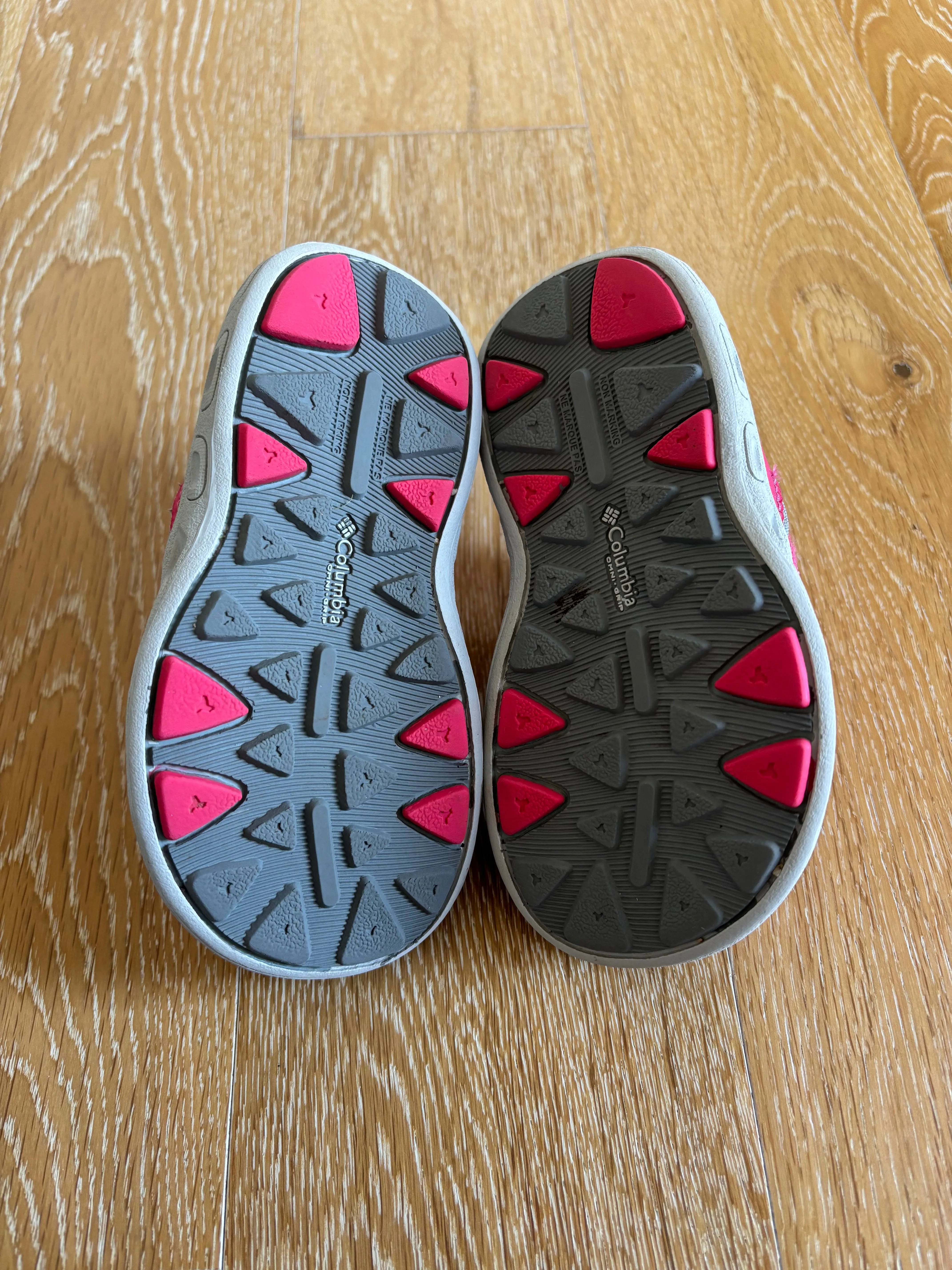 Columbia pink sandals/water shoes size 9, Shoes 9 (Toddler:2-4yr)